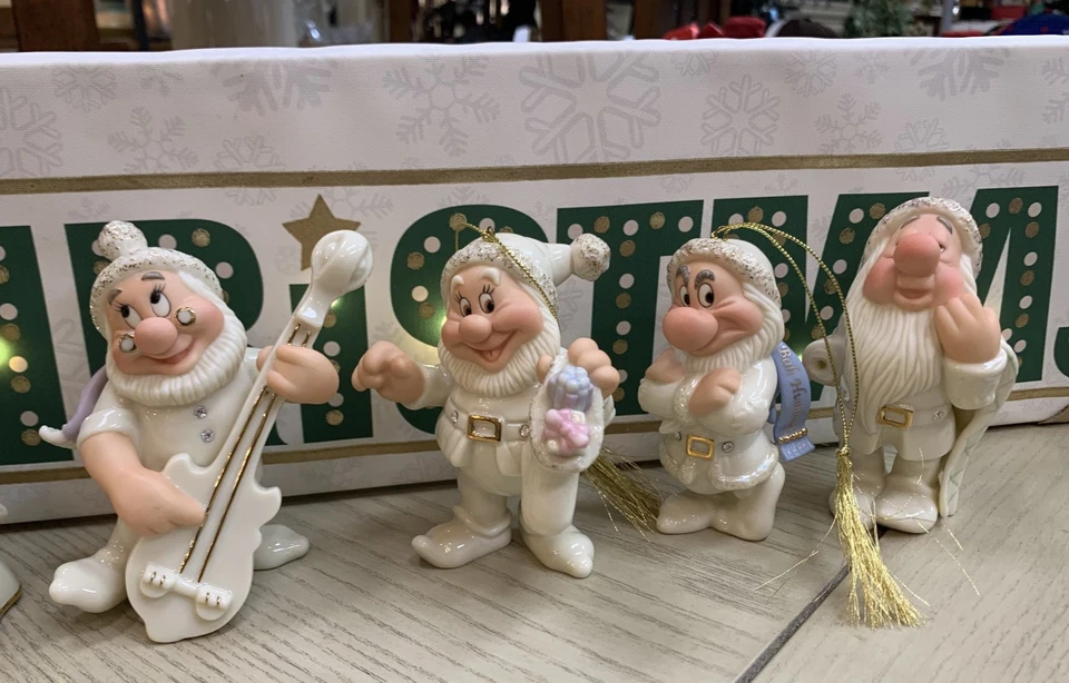 LENOX DISNEY SNOW WHITE SEVEN DWARFS ORNAMENT HAND PAINTED 24K GOLD READ! - Image 3 of 4