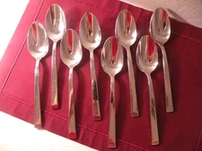 Set Of 8 Mikasa PINCH Soup Spoons Glossy Stainless Flatware 7 3/4"