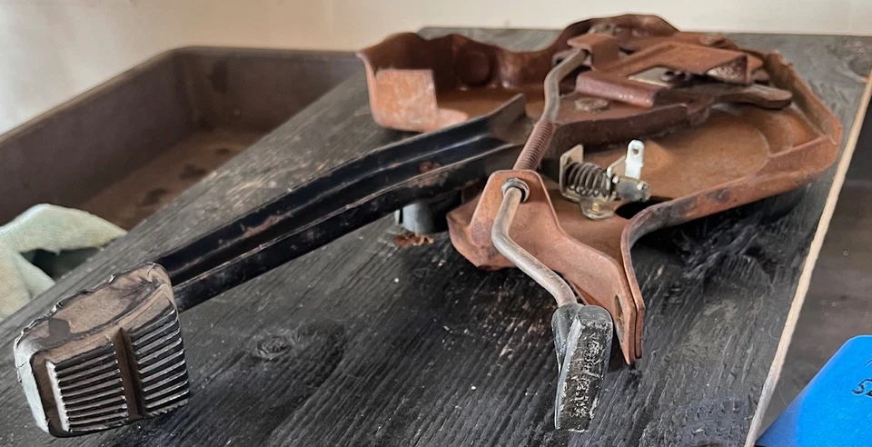 : 🛑 Conjunto de placa de pedal de freno de estacionamiento de emergencia Ford Bronco F150 80-91 OEM ✅ Foto 2 de 3