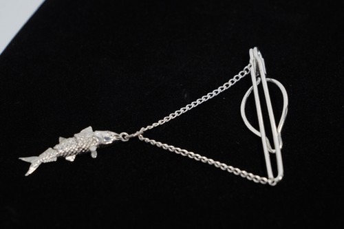 Vintage Sterling Tie Bar with Chain & Sterling Articulating Fish Charm - Picture 3 of 6