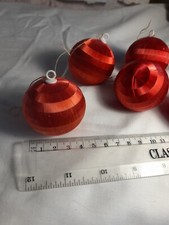 Vintage Cristmas Baubles Red Thread set of 6