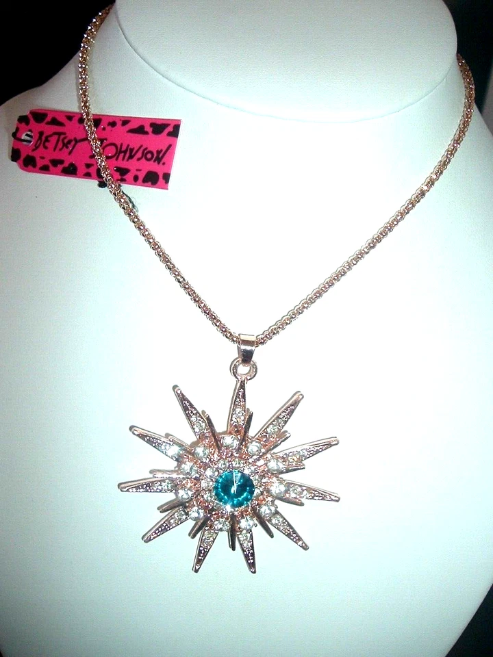 Colar pingente Betsey Johnson transparente azul cristal SUN BURST SPRAY RAIOS NOVO COM ETIQUETAS - Imagem 2 de 4