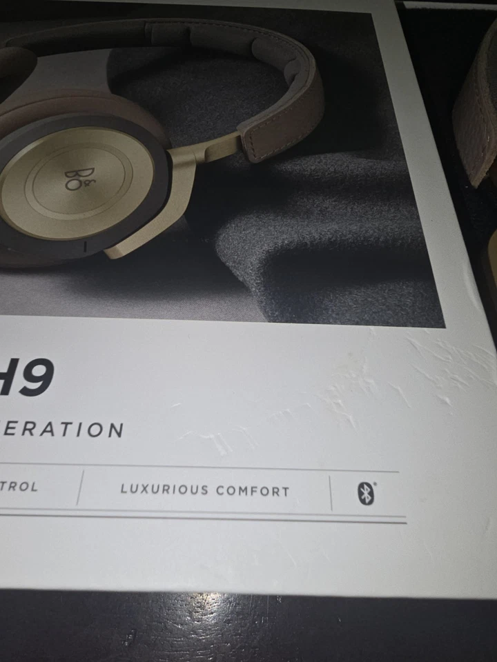 Bang & Olufsen Beoplay H9 3rd Gen Over-Ear Ear-Cup Headphones, Pink - Image 3 of 3