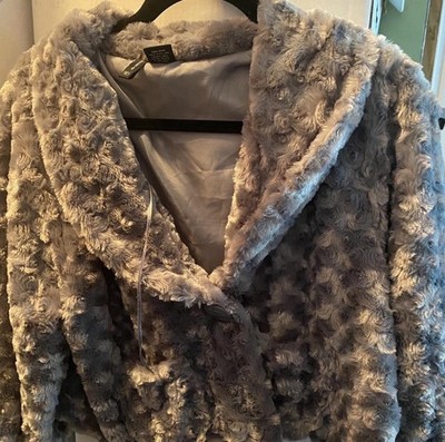 Roselette Rose Pattern Faux Fur New Dimensions Cape Coat Shawl Jacket Grey Vtg