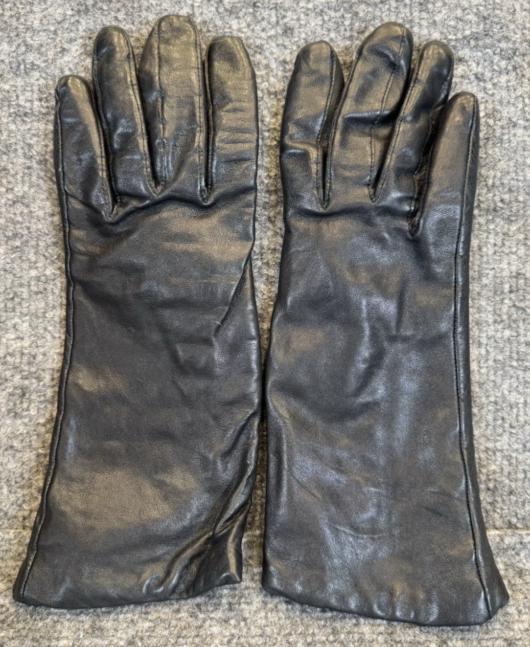 Women’s Black Leather Gloves Knit Lined Size 6.5 Classic Winter Style
Opens in a new window or tab