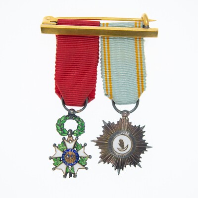 Two Miniature Medal Barrette Composed Of: Order Of The Legion