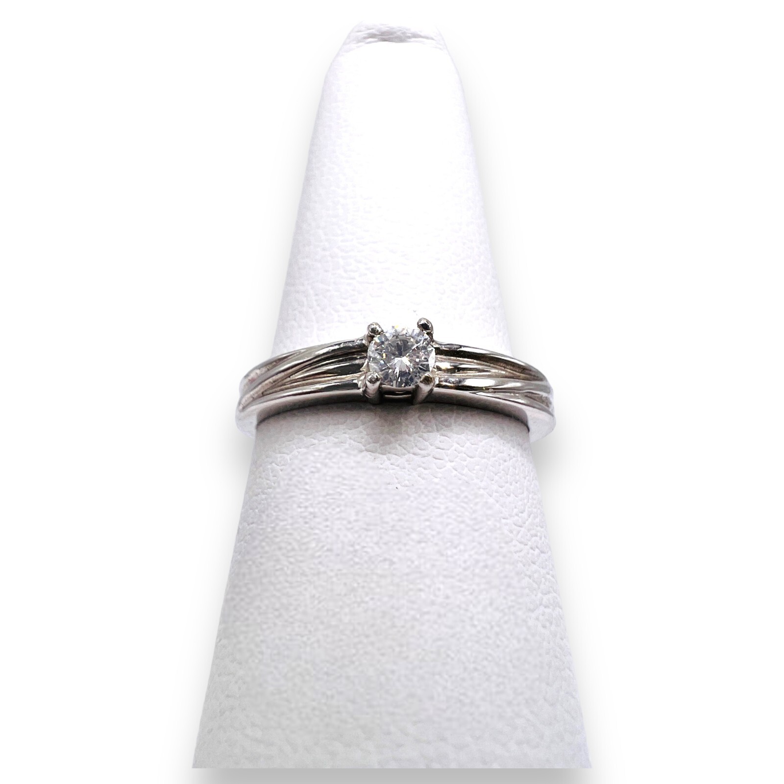 10k White Gold Diamond Solitaire Stackable Ring S… - image 9