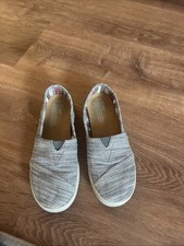 TOMS Avalon Grey Slip On Shoes Women  s Size 6.5