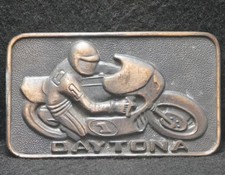 XD13160 VINTAGE 1970s  DAYTONA  MOTORCYCLE RACING EVENT MENS BRASS BELT BUCKLE