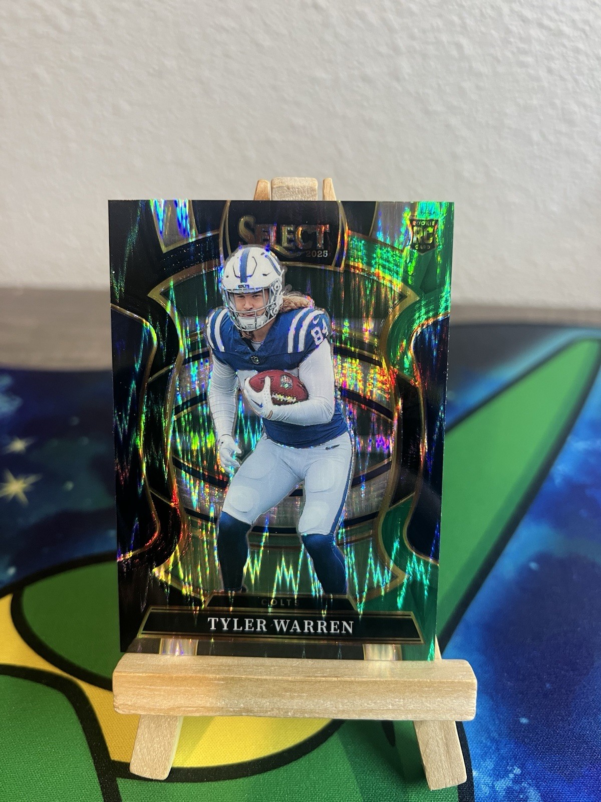 2025 Panini Select - Concourse Tyler Warren #33 Black & Green Shock Prizm (RC)