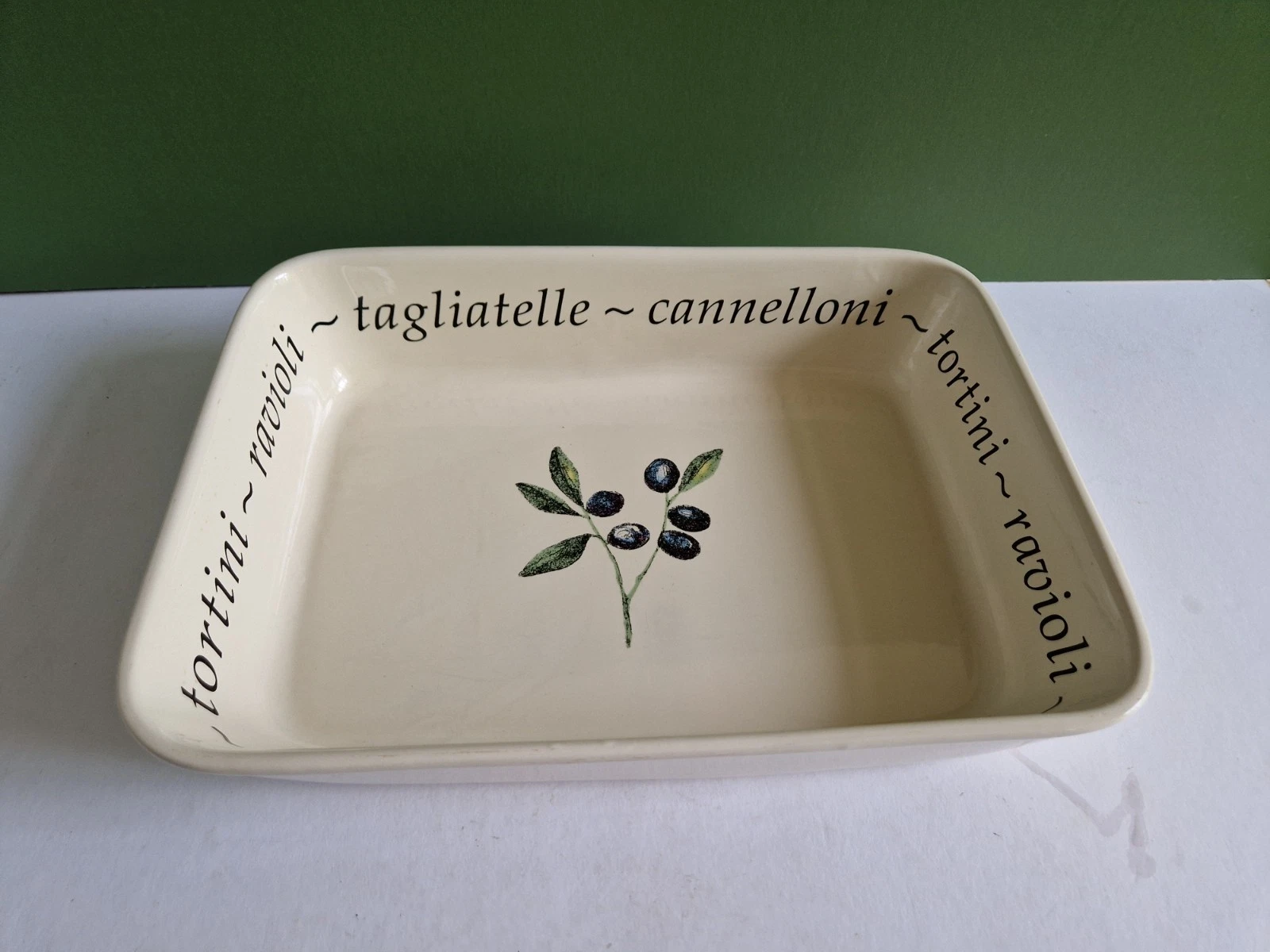 CREATIVE TABLEWARE ITALIAN 13½" roasting pie lasagne dish
Opens in a new window or tab