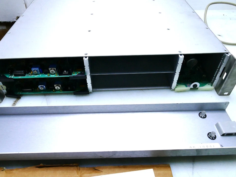 Grass Valley CV-20 Video Routing Switcher, Broadcast, Component Video I568 - Image 4 of 4