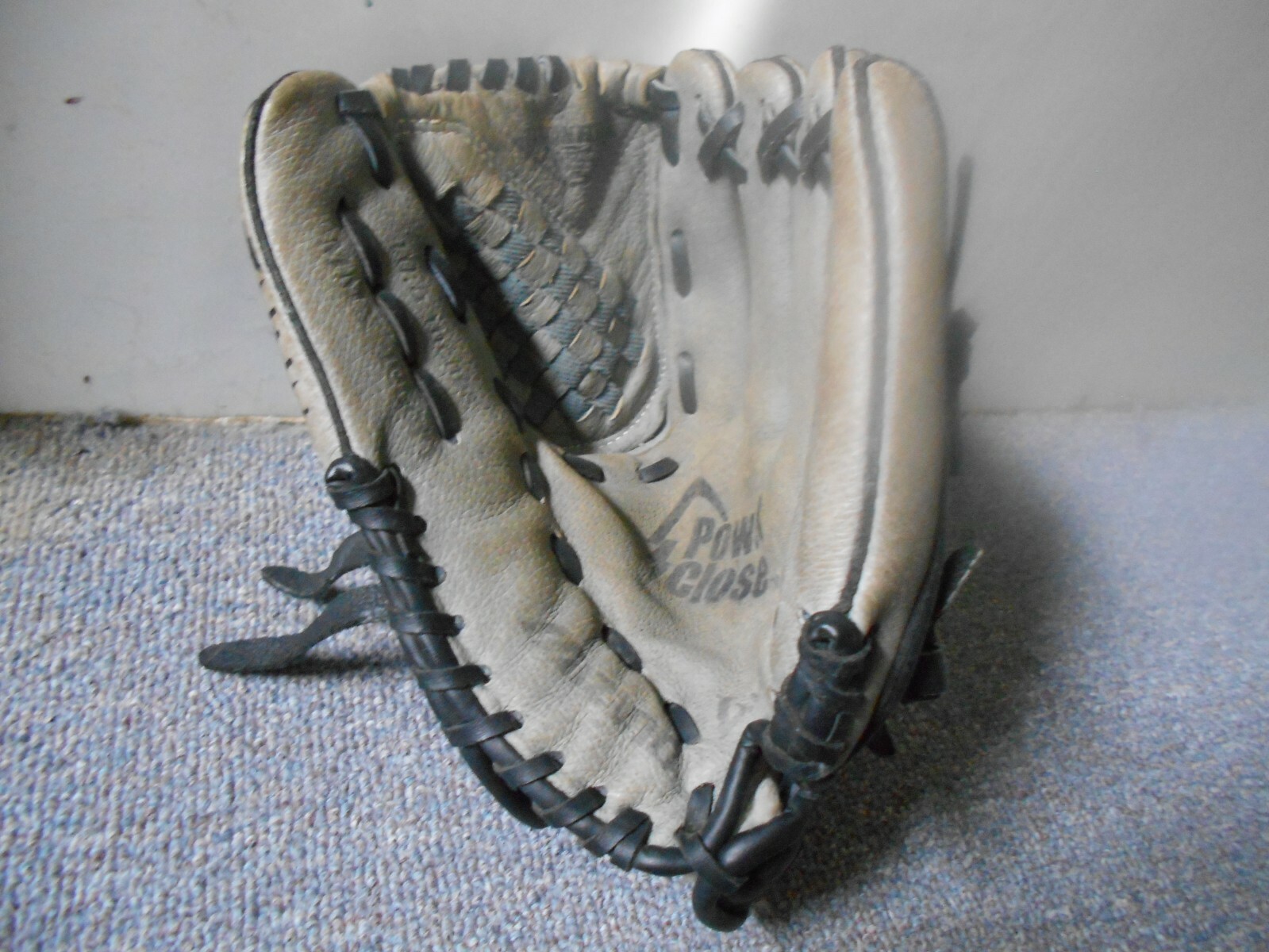 mizuno kids glove