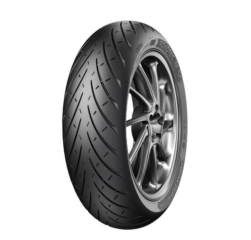 Pneu arrière 180-55-17 Metzeler Roadtec 01 SE à grip maximal sur sol mouillé