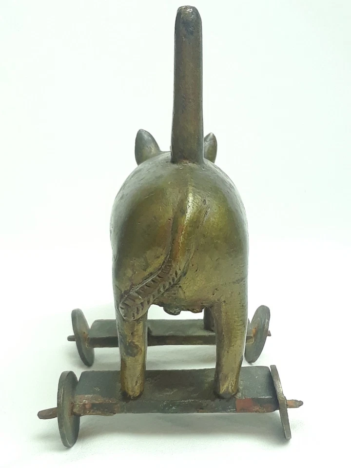 ANTIGUO JABALÍ DE BRONCE MACIZO HECHO A MANO CON RUEDAS RODANTES JUGUETE ANTIGUO Foto 4 de 4