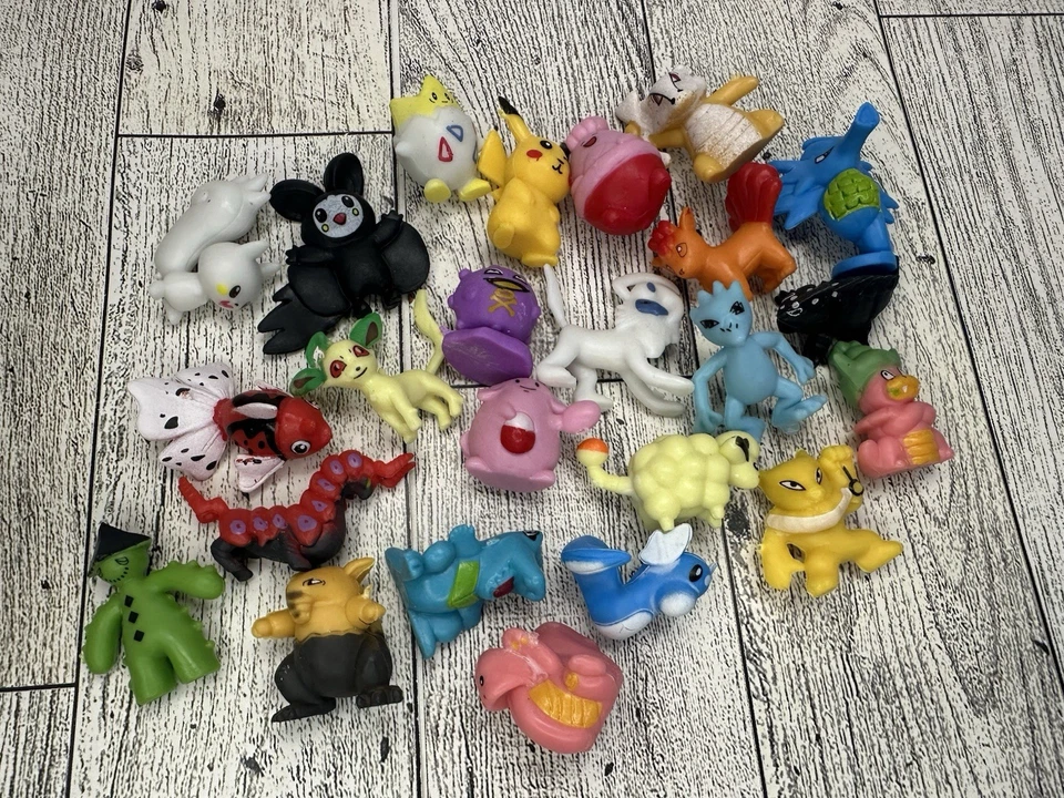 Lote de 24 Figuras Pokémon Miniatura Juguetes Marcados PK CHINA Pokémon Charmander Foto 3 de 4