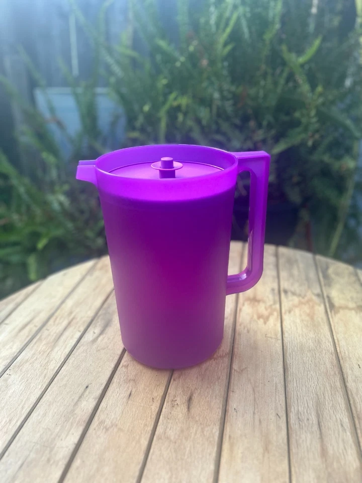 Jarra clásica Tupperware púrpura, ¡capacidad de 1 galón! ENVÍO GRATIS Foto 2 de 4