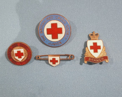 Vintage Rotkreuz Gesellschaft Emaille Pin - Anstecknadel X4 Restposten