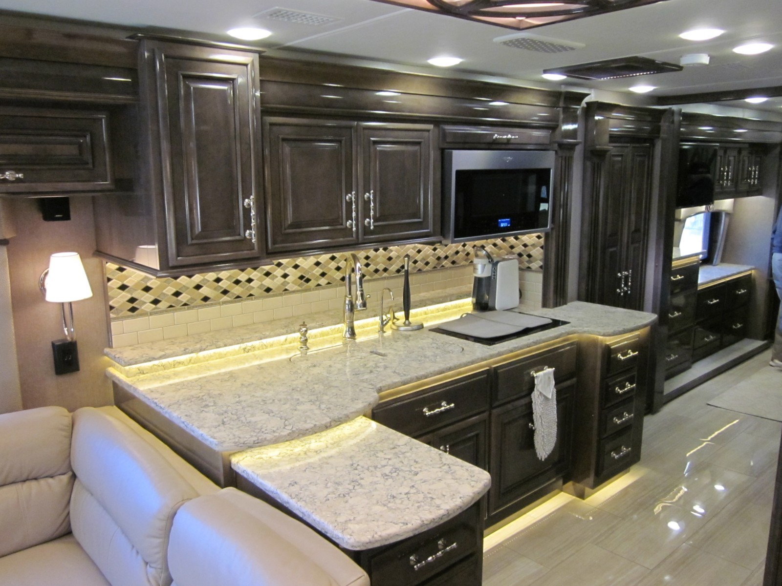 Entegra Coach Cornerstone Series M-45B 605hp Cummins One Owner Low Miles!!