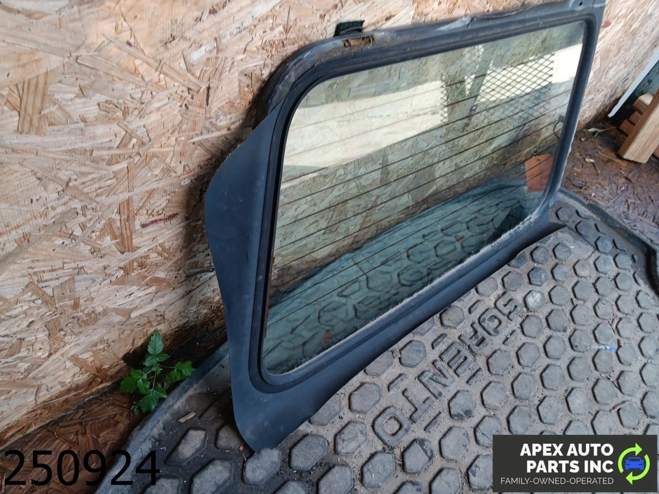 OEM 1988 Volkswagen Cabriolet 1.8L Rear Windshield Glass Foto 3 de 4