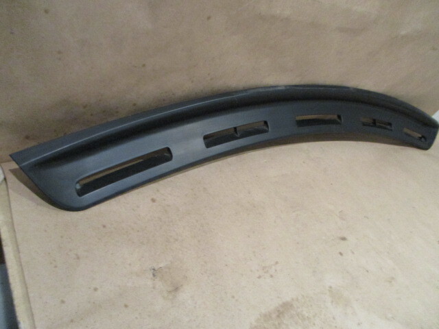 Maserati Quattroporte 05-06 - Dash Defroster Vent Plate - P/N 66523800