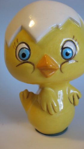 Vintage Ceramic Baby Chick N Cracked Egg Figurine Easter Spring Blue Eyes! - Picture 1 of 11