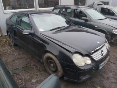 MERCEDES C Class W203 Petrol C180 Fuel Tank Filler Pipe Neck Seal