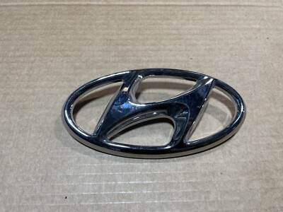 Emblem Logo Rear Hatch Trunk 2013-2018 Hyundai Santa Fe Sport OEM 86300-2W010