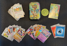 70 Pokemon Karten in Mini Tin Box Dose - Prismatische Entwicklungen - Holo - DE