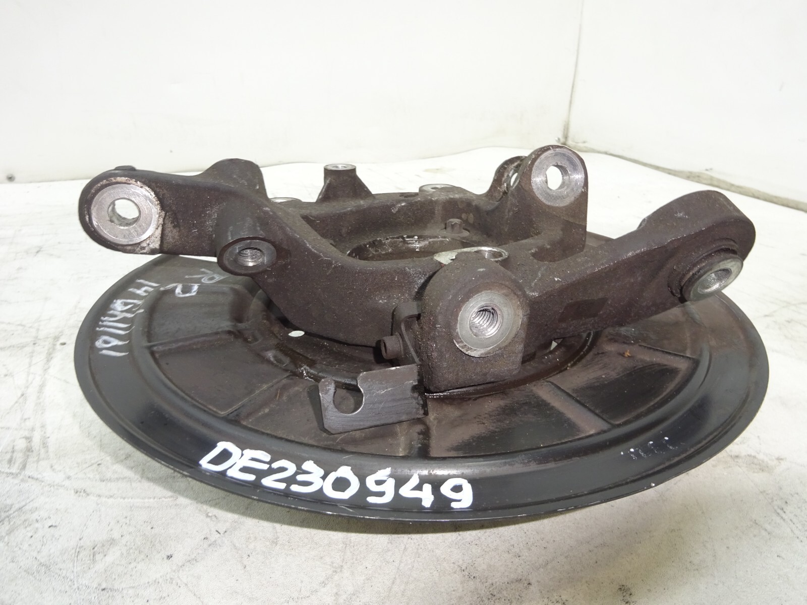 14-17 Maserati Ghibli Rear Right Side Spindle Knuckle Hub Bearing OEM DE230949