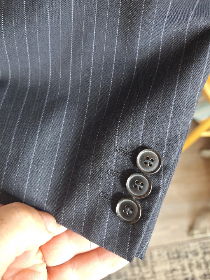 Hugo Boss 2 Piece Suit Mens 44L 38X32 Black Stripe 3 Button Double Vented - Image 3 of 4
