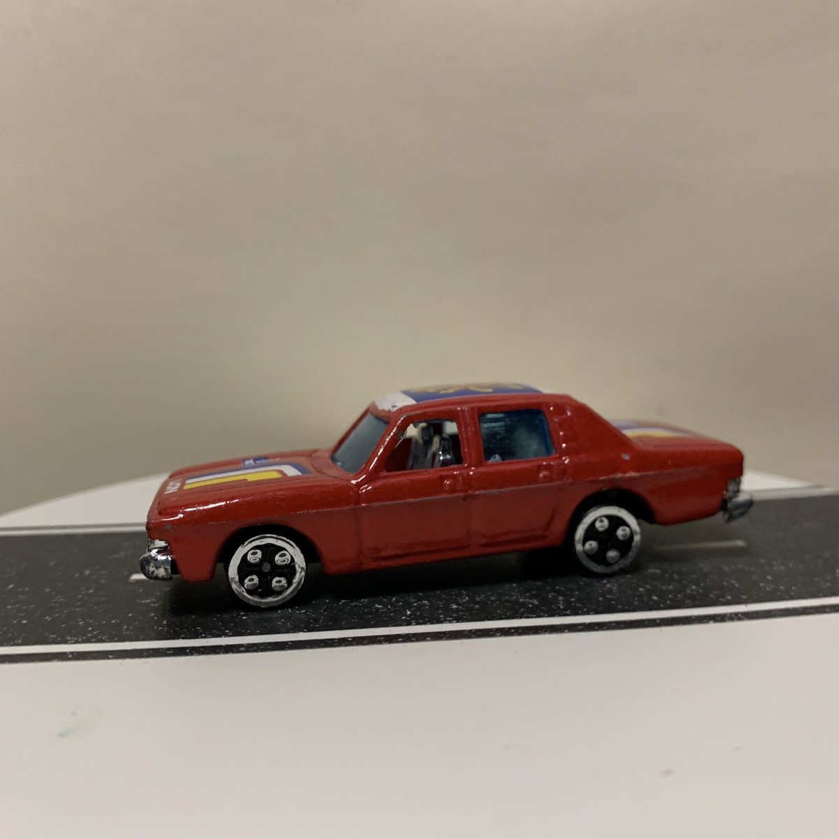 Morelow Crown Rally ミニカー 赤 Morelow Crown Rally ミニカー 赤