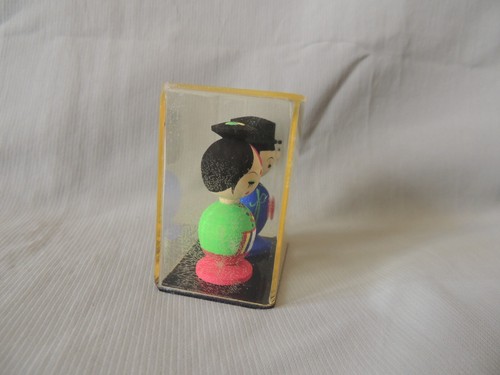 Vintage Japanese wooden miniature wedding dolls in the box - Picture 6 of 9