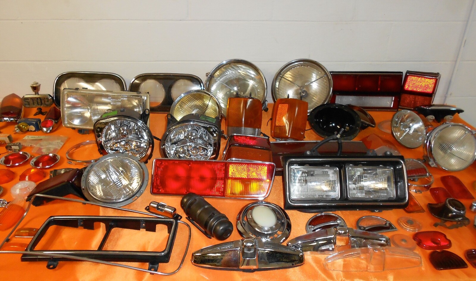 ROLLS ROYCE CLOUD, BENTLEY S TYPE SIDE LIGHT. THE WORLDS LARGEST USED INVENTORY