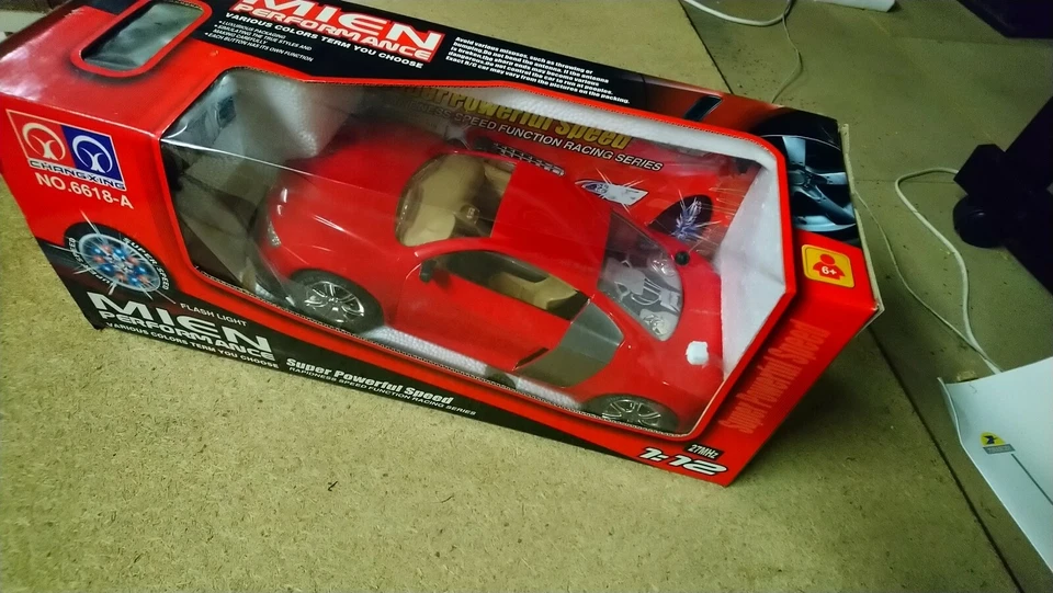 VOITURE SPORT RADIOCOMMANDEE 1/12 - Photo 2/4