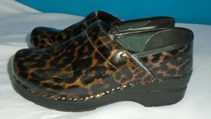 cheetah dansko