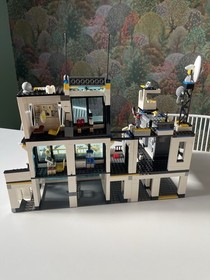 LEGO 7744 City Police Headquarters 90% Complete INCOMPLETE Sold As Is