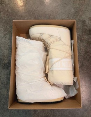 MB Icon Moon Boot Nylon Size 3.5/6