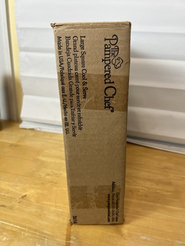 NEW Pampered Chef Large Square Cool and Serve #2614 - Picture 2 of 5