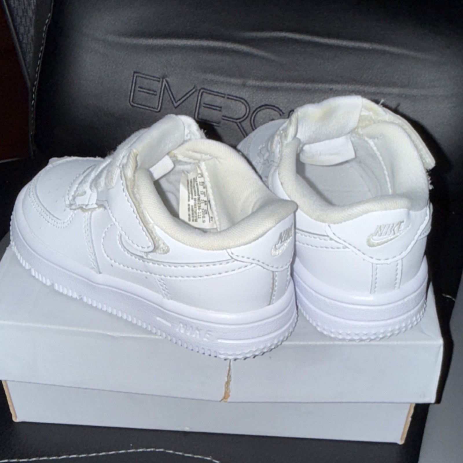 Nike Air Force 1 White Leather Kids Sneaker 6C Lace Up Low Top thumbnail 2