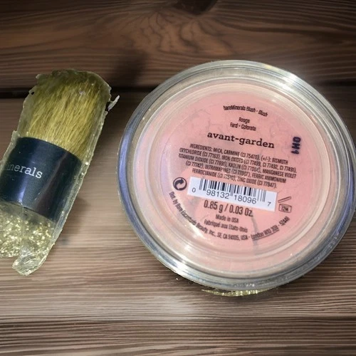 NEW~Avante Garden bareMinerals Blush .03oz .85g W/Free Brush Applicator!
