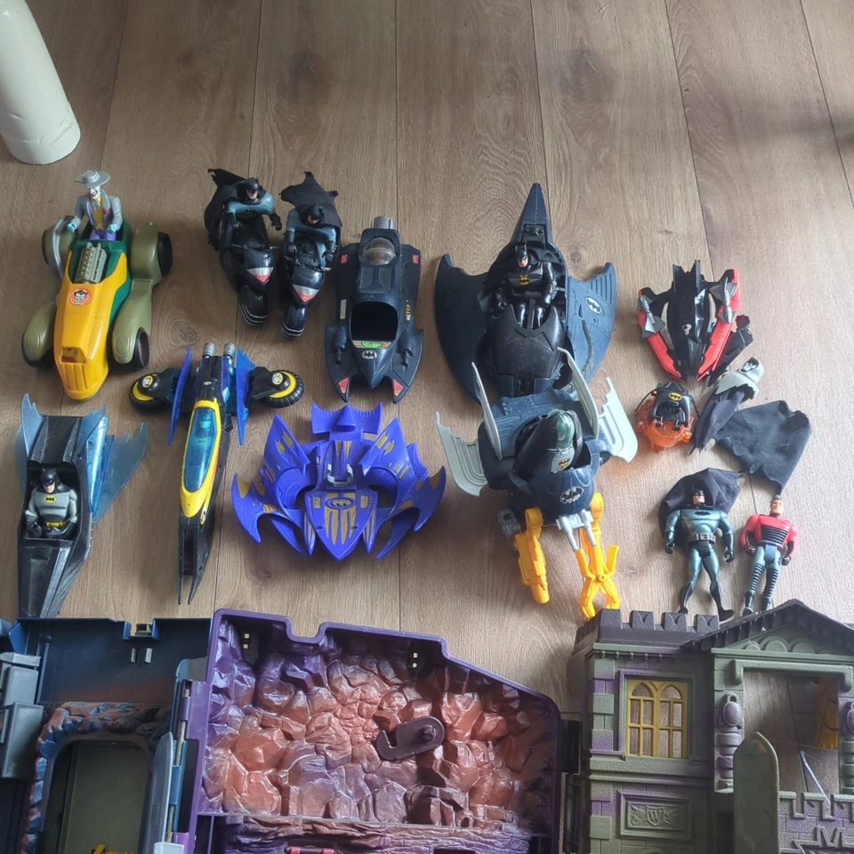 1995 Kenner Batman Wayne Manor Batcave  playset & Figures & Cars etc Bundle  - Image 2 of 4