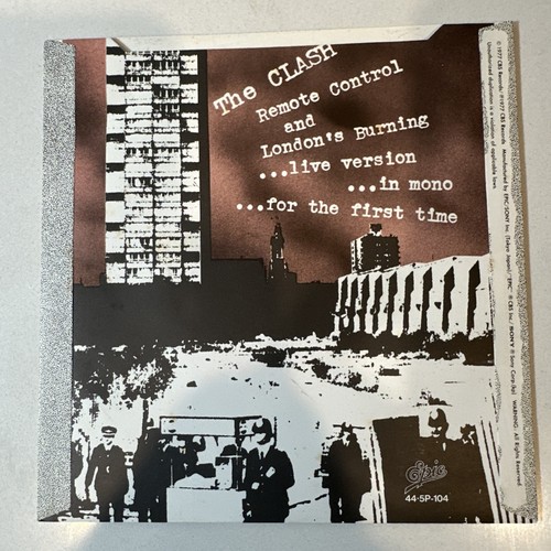 THE CLASH Singles BOX EPIC/SONY 445P103 Japan VINYL 7 - VG+ or better VINYL 45S - Picture 14 of 24