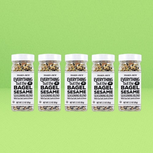 Trader Joe's - Everything But The Bagel Sesame Seasoning Blend 2.3 oz. (5 Pack)