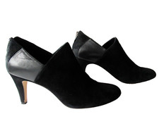 VINCE CAMUTO size 10 Black Suede Back Zip Heeled Career Dress Ankle Boots