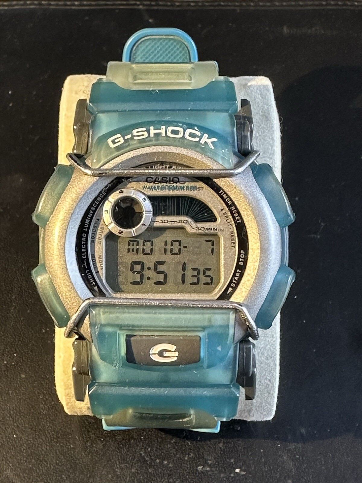 Vintage Casio G Shock 1647 watch Blue DW003 rare in very good
