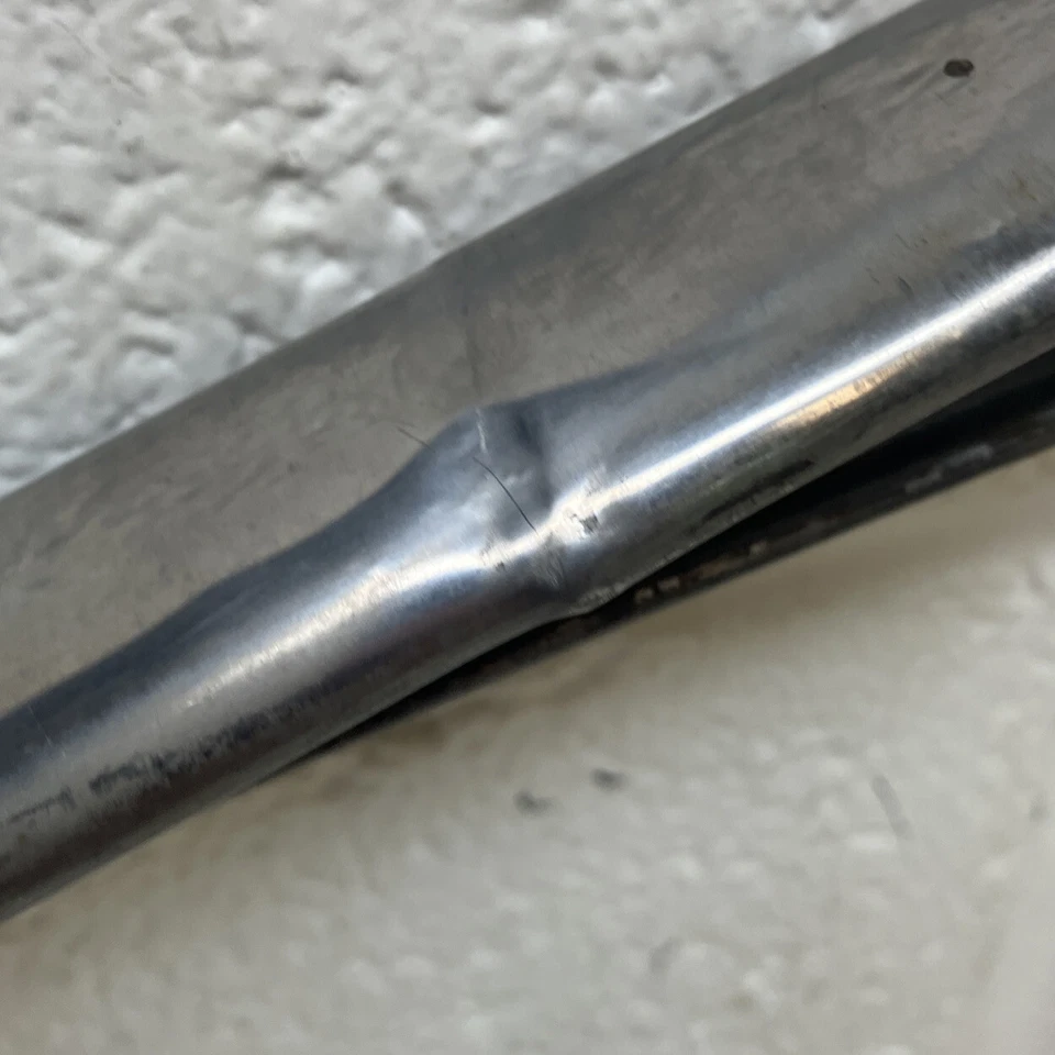 Juego de molduras de línea de cinturón trasero 1/4 GM 1941-1948 Chevy Sedán (top TR) OEM GM Foto 4 de 4