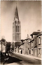Old postcard Bernieres-sur-MER Rue du Generale-Leclerc - L'Eglise (1257520)