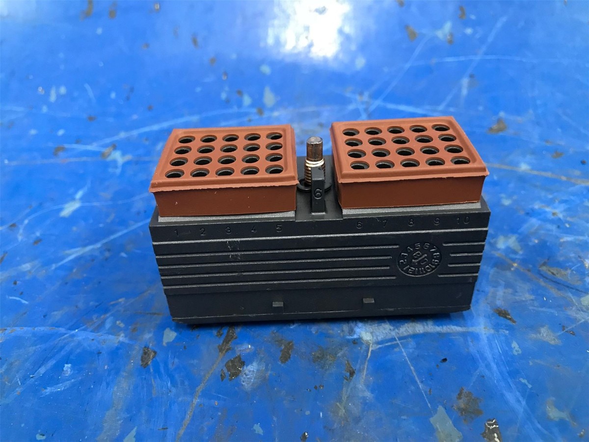 猫804040 Generator 28 V, 2L30 - 4L43C, 2M40 - 4M43 - Hatz