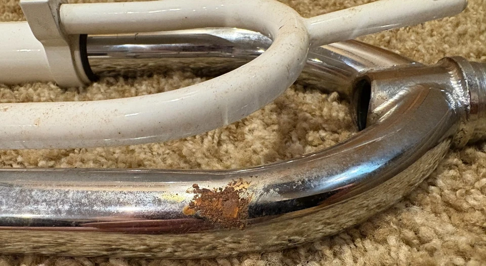 Scott Unishock S World Champion white Suspension Fork Clark Kent 1 1/8 Some Rust - Image 4 of 4